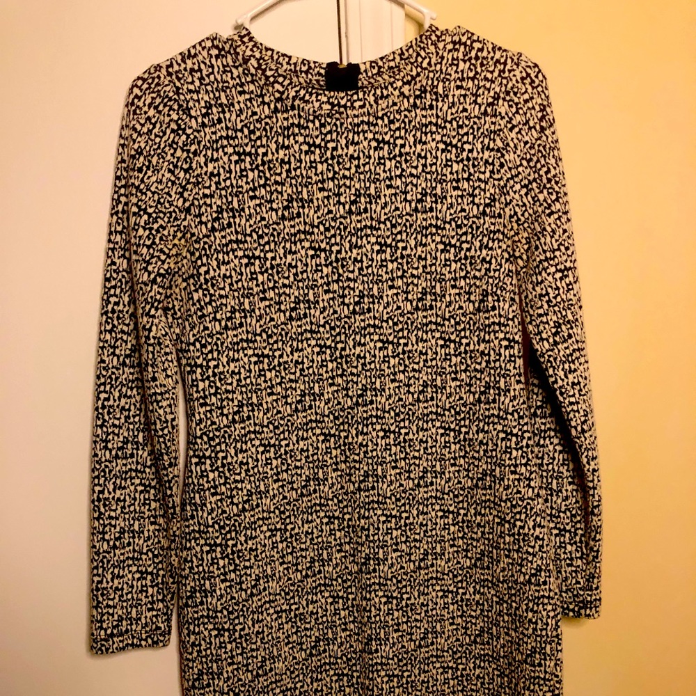 Black and White Long Sleeve Dress size 4